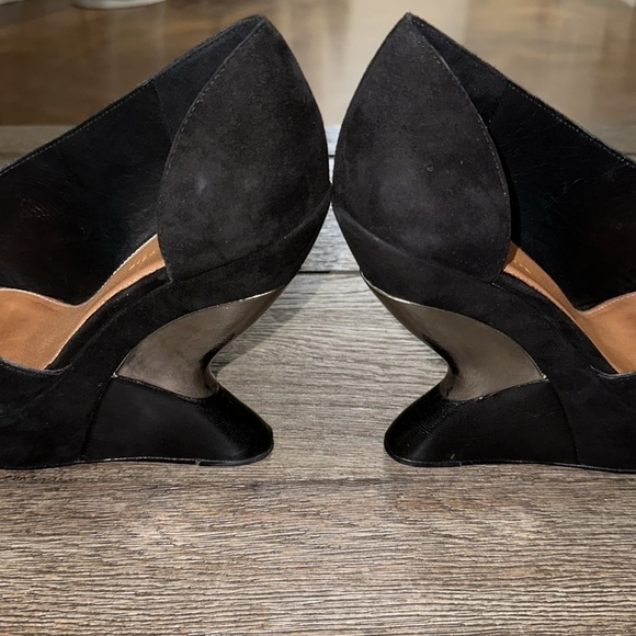 Leifsdottir Katarina Sculptural Inverted Wedge - Picture 7 of 11